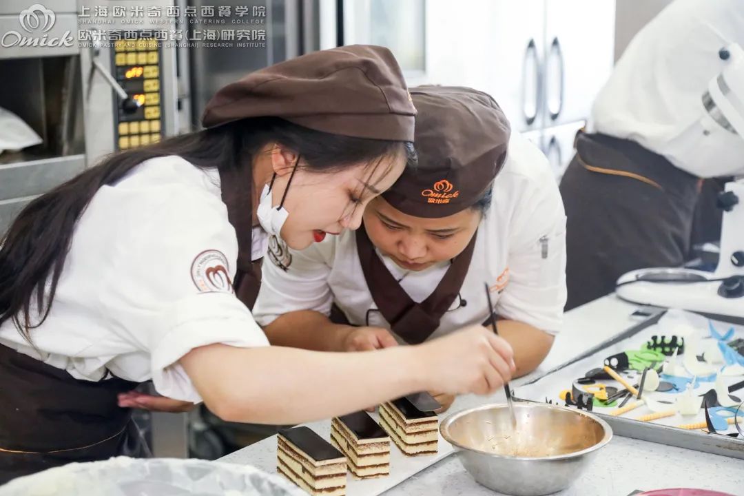 上海烘焙甜点业余培训学校——让你轻松掌握烘焙技能，享受甜点制作的乐趣