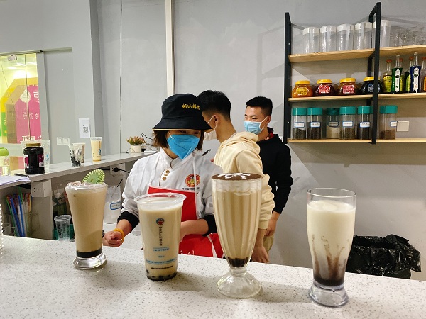 郑州奶茶培训学校，让你轻松掌握奶茶制作技巧