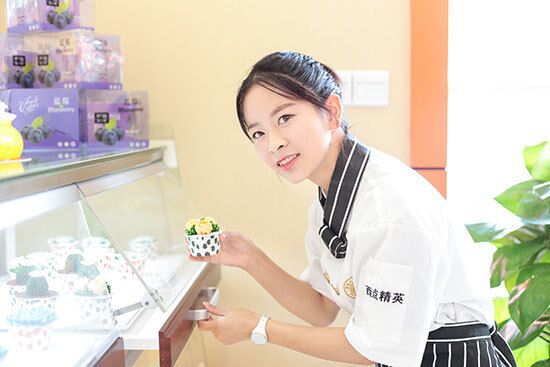 海口甜心烘焙学校电话多少？