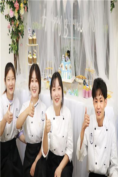 西宁大通学烘焙蛋糕学校，让您的烘焙之旅从这里开始