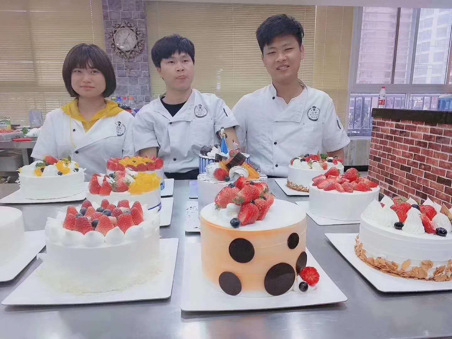 上海西点面包培训机构，烘焙之路的引领者