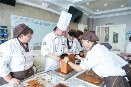 学西点的院校