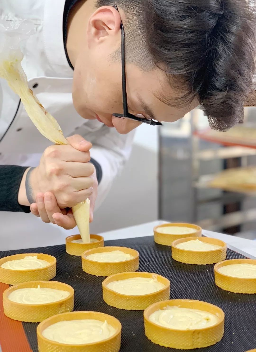深圳面包培训班短期培训，掌握烘焙技艺，开启美食之旅