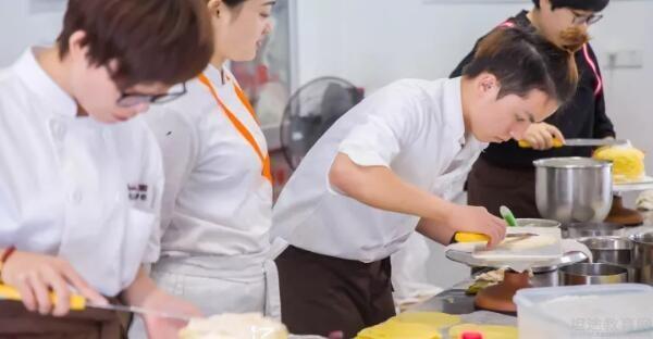 南浔学做西点，烘焙的魅力和乐趣