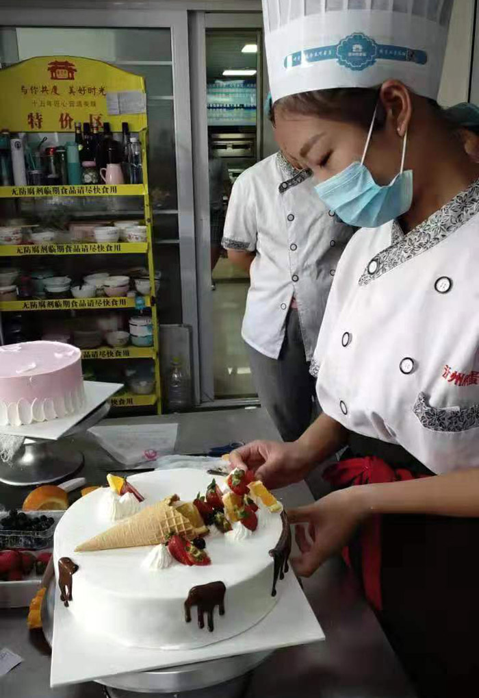 盘锦烘焙培训学校蛋糕培训，让您的烘焙之旅从这里开始！